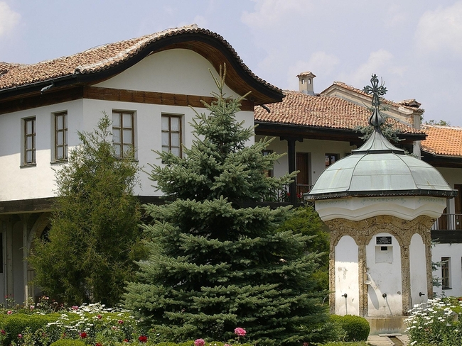 Малко известни манастири в България, които си струва да посетите