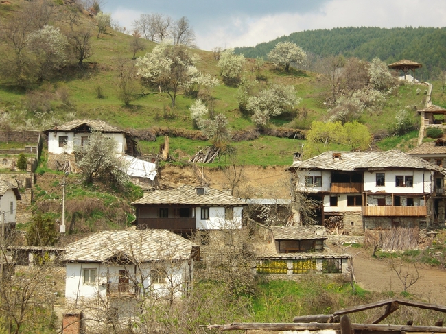 Пътешествие из Родопите: малки села с големи истории
