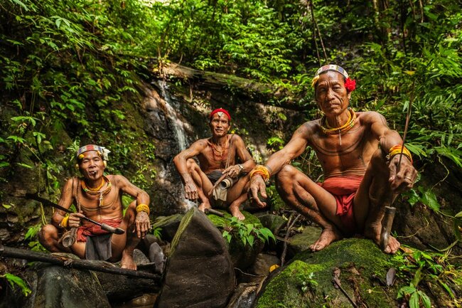 Шаманите из мистичните джунгли на Индонезия