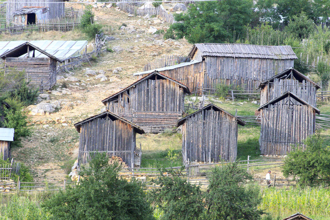 Село Рибново - между два свята (снимки)