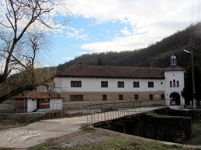 12 български манастира, които да посетите