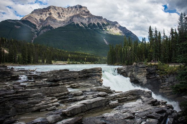 Водопадите Атабаска – още едно от чудесата на Канада