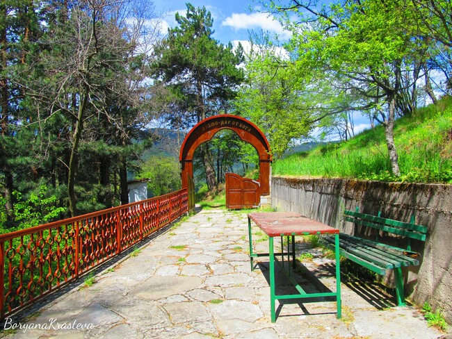 Пътешествие из Родопите: малки села с големи истории