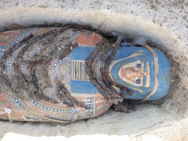 Осем древни мумии на 2000 г. са открити в Египет