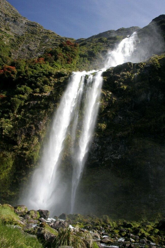 Красивите и малко известни водопади по света