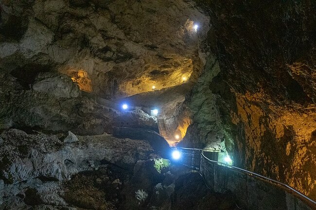5 красиви пещери на територията на България