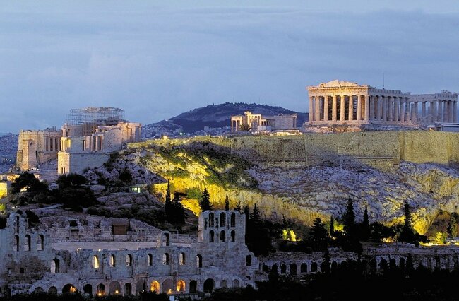 Гърция открива отново Акропола, а Колизеумът отваря в края на май