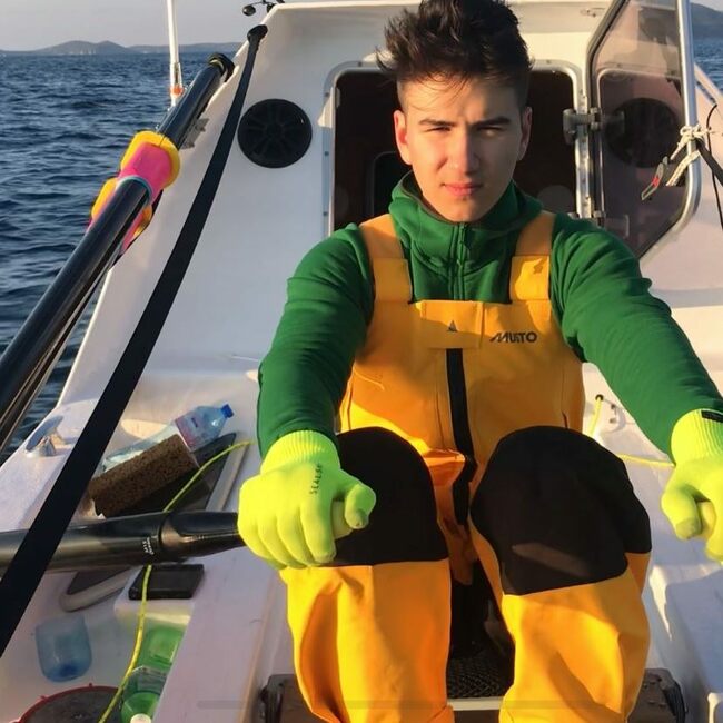 Банкер и синът му ще прекосят с лодка сами Атлантическия океан в опит за световен рекорд