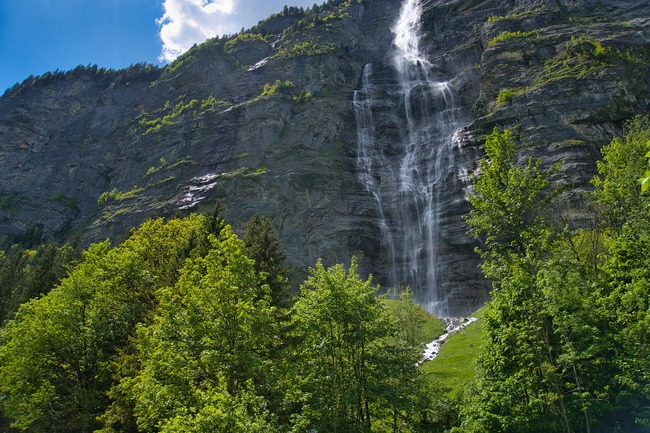 Лаутербрунската долина и вдъхновяващите водопади