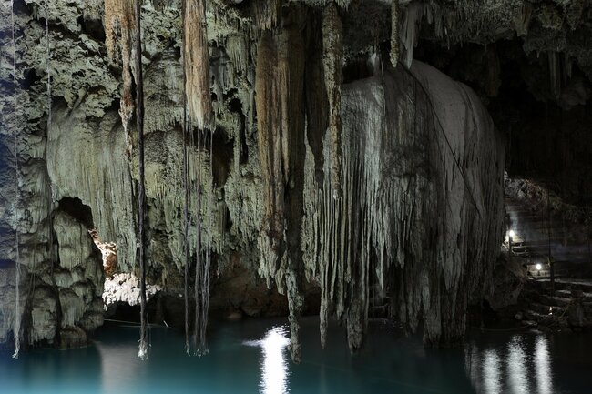 Полуостров Юкатан - пещерите и свещените кладенци