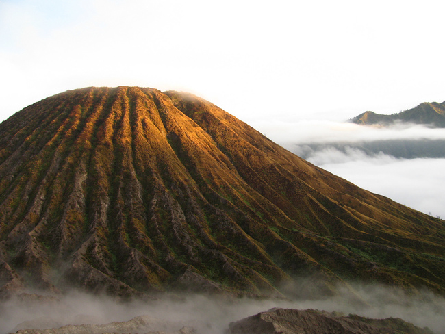 Преживявания веднъж в живота: Изгрев на ръба на вулкана Бромо