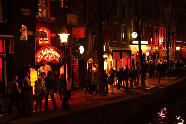 Амстердам планира да премести "Червените фенери" в специално обособен център