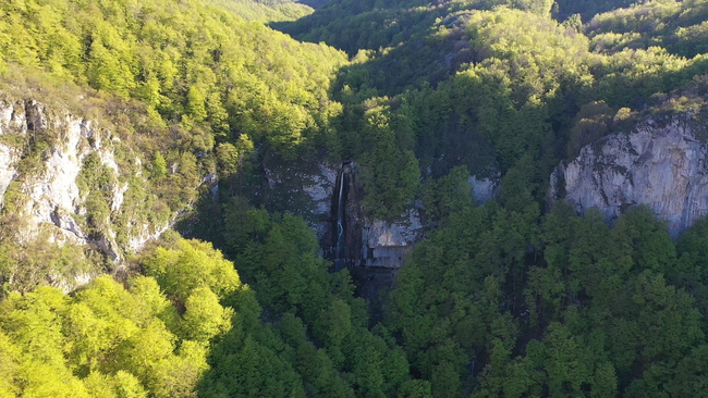 Екопътека и водопад Боров камък