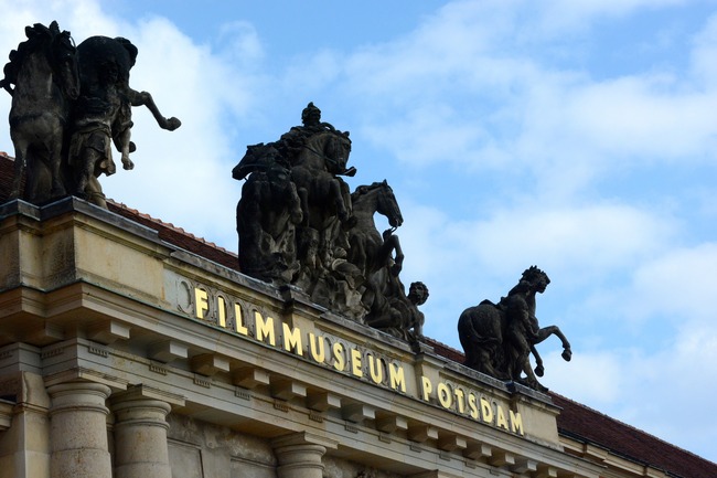 Посетете исторически оживения град Потсдам, Германия